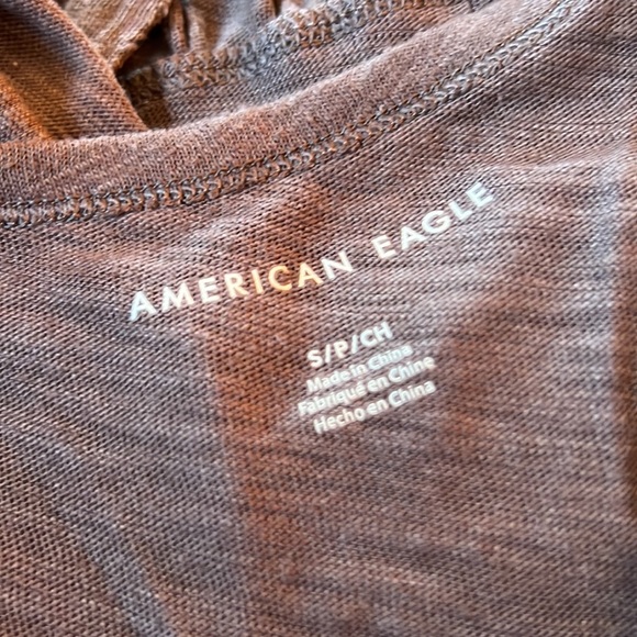 American Eagle Oversized V-Neck Tee - Picture 4 of 6